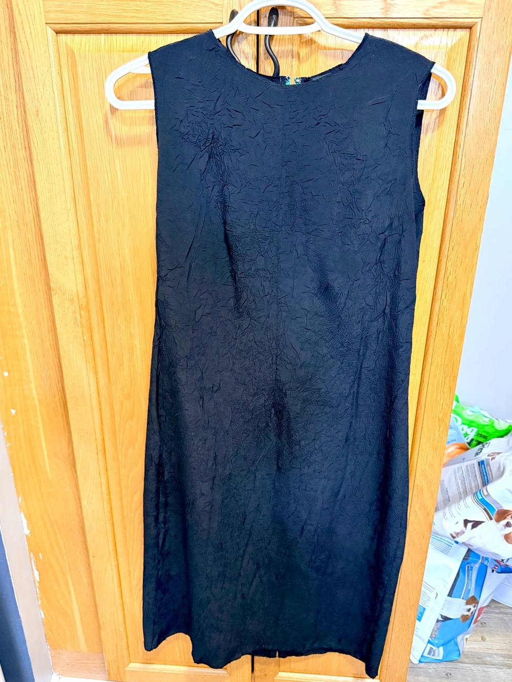 DKNY black sleeveless crinkle-textured sheath dress size 8